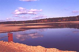 Pohled na prostřední jezero z hráze "Na Jáhlách"